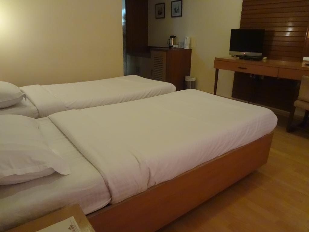 Hotel Juhu Plaza Mumbai Ngoại thất bức ảnh